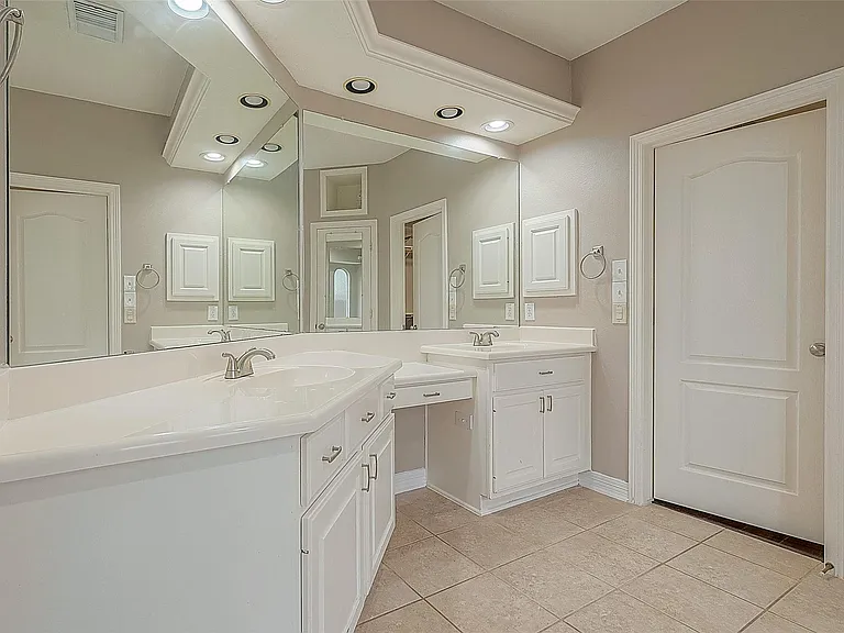 5910 Misty Island Ct — Photo 27