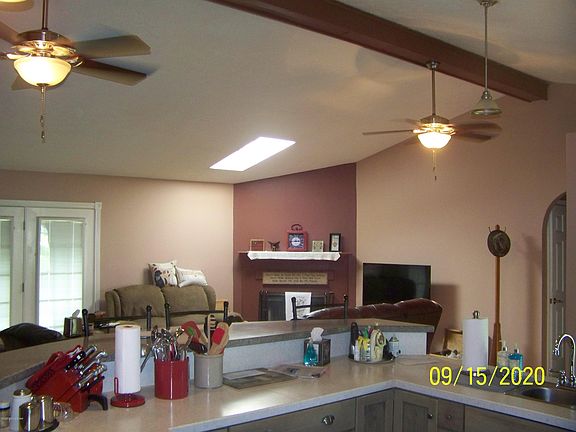 5th image of 330 Spring Meadows Dr