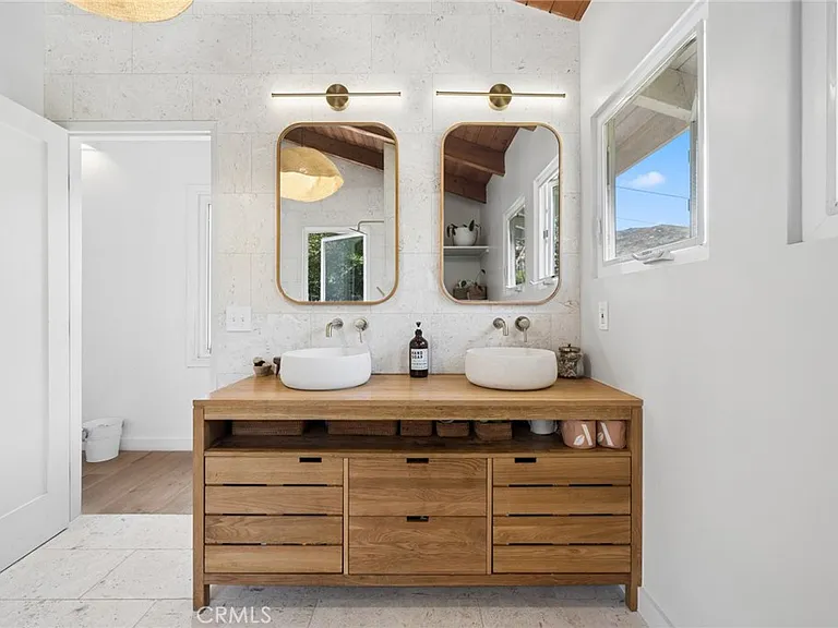 1377 Lewellyn Dr — Photo 19