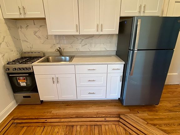 5th image of 24-24 42nd St #A2f