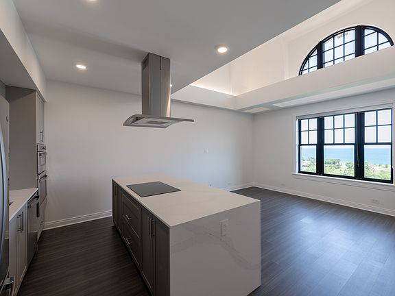 2nd image of 2347 N Lincoln Park W #801