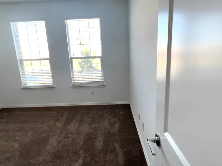 9837 Larkfield Dr — Photo 10