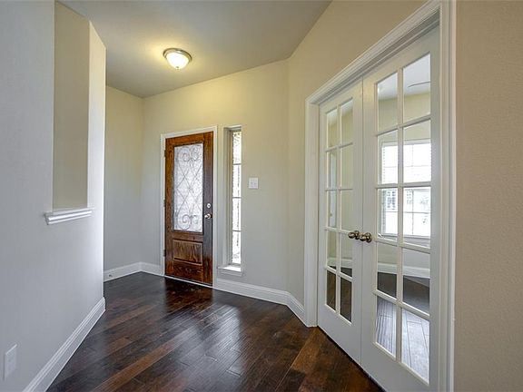 2nd image of 1904 Alton Way