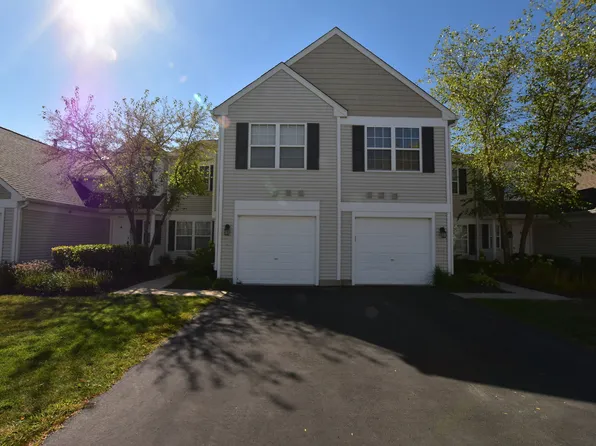 2935 Rutland Cir Unit 203, Naperville, IL 60564