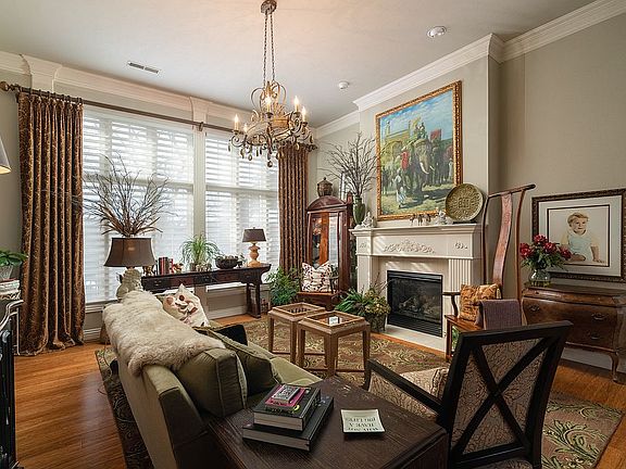 2nd image of 5067 S Old Oak Way