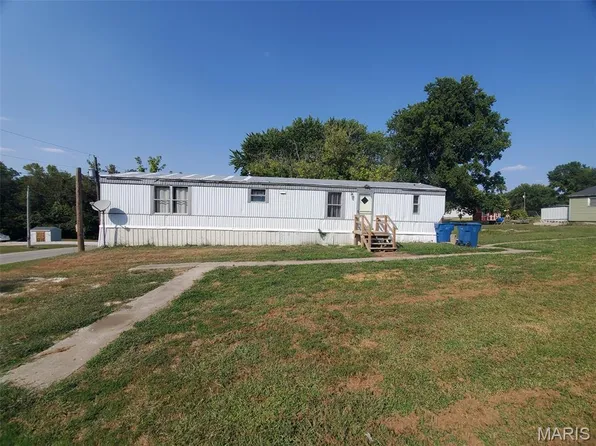 810 N 4th St, La Grange, MO 63448