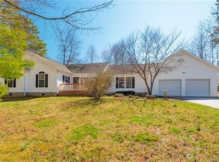 8 Hoopers Forest Dr, Fletcher, NC 28732