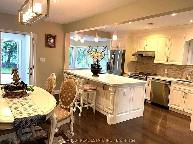 137 Colin Ave — Photo 8