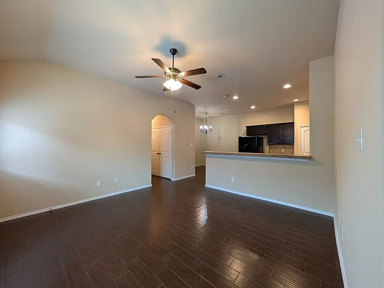 298 Rosalie Dr — Photo 3