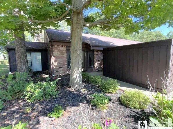 26 Susann Ct, Fredonia, NY 14063