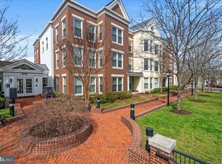910 Powhatan St UNIT 302N, Alexandria, VA