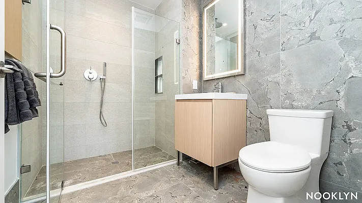 Bathroom, photo 5