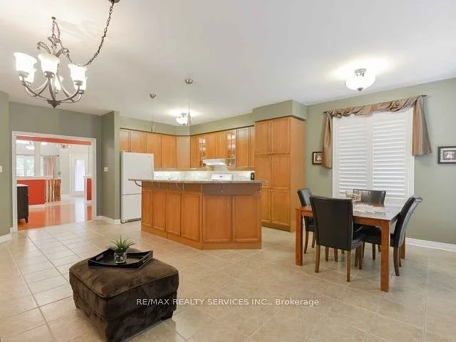 106 Pennyroyal Cres — Photo 7