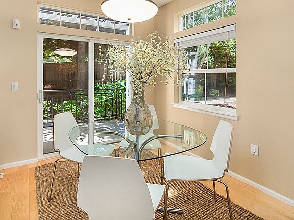 4th image of 8802 123rd Ln NE