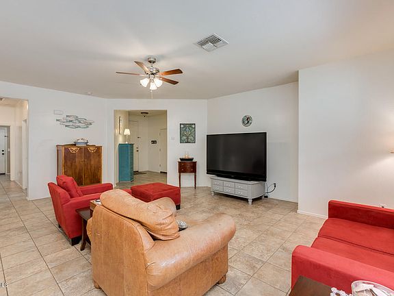 4th image of 10137 W Illini St