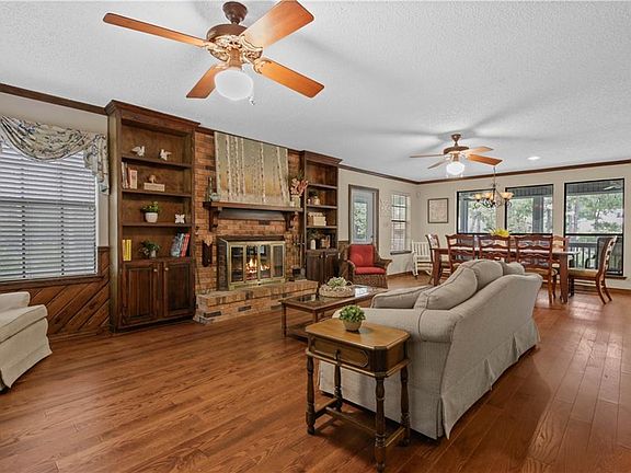 5th image of 28219 Maria Dr