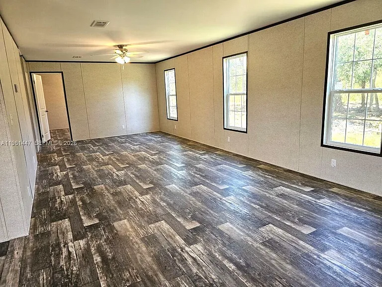 881 Woodland Blvd #0 — Photo 12