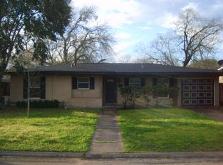 2401 E Walnut Ave, Victoria, TX 77901