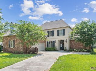 16475 Long Lake Dr, Prairieville, LA 70769