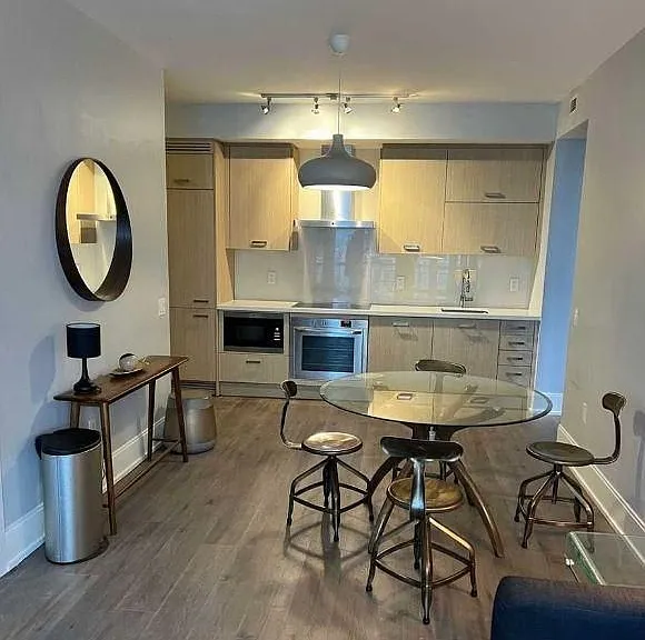 560 Front St W #728 — Photo 4