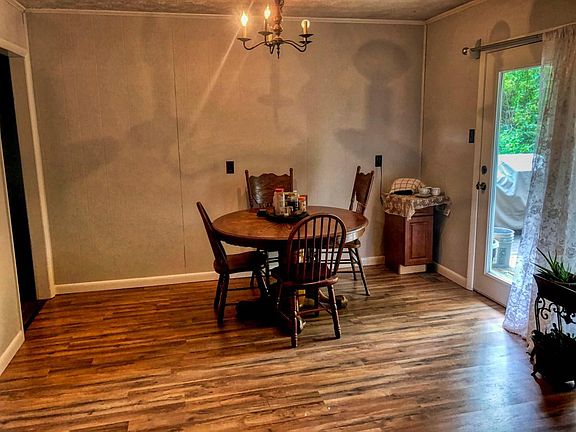 5th image of 2112 Meadowview Dr