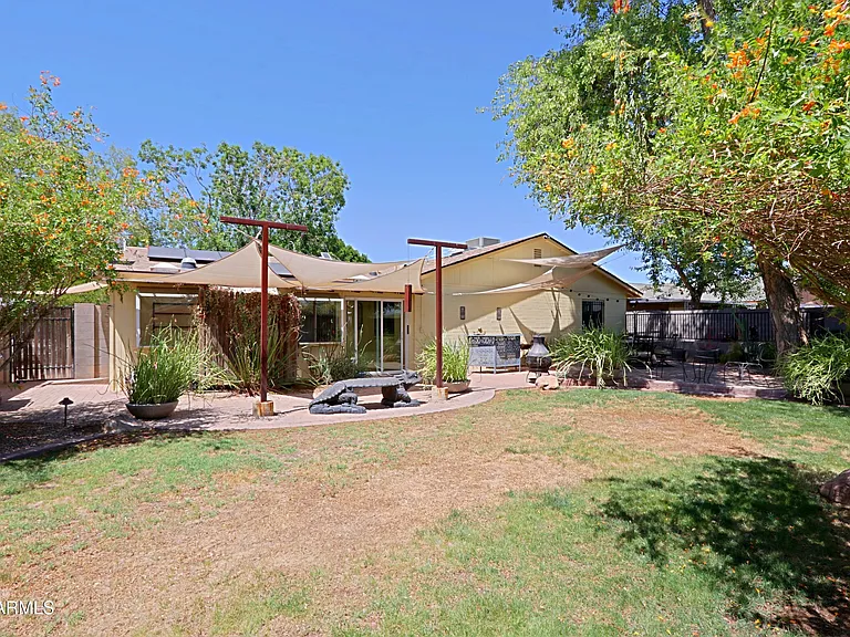 703 E Auburn Dr — Photo 42