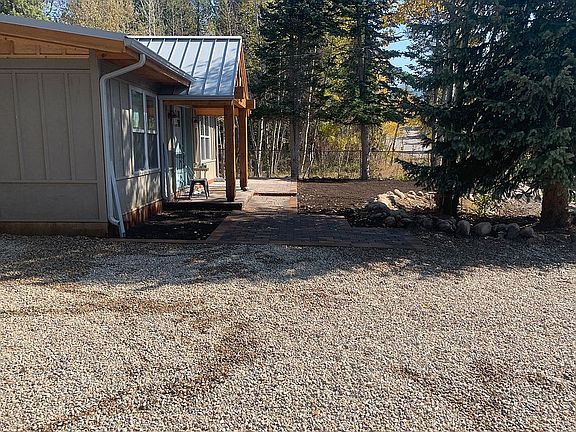 3rd image of 345 Lakeside Dr