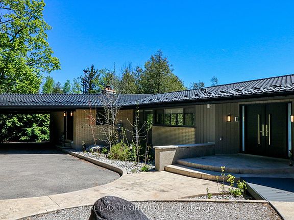 3rd image of 285 Balmy Beach Rd