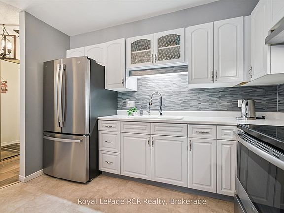 4th image of 440 Durham St W #205