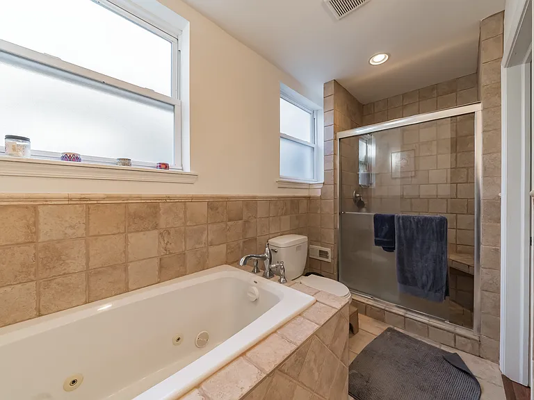 1327 S 9th St — Photo 27