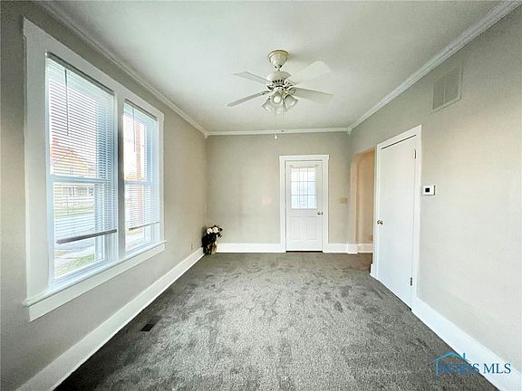 2nd image of 209 W Main Cross St