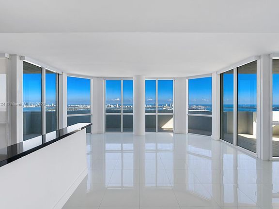 2nd image of 244 Biscayne Blvd APT 4003