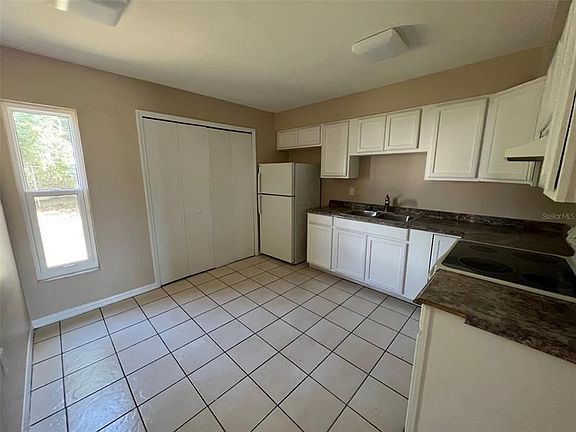 4th image of 122 Caribbean St #3
