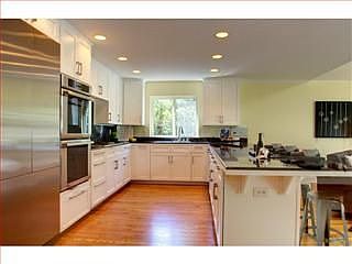 4th image of 113 Melville Ave