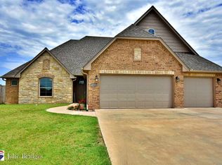 1410 NE Scenic Rdg, Elgin, OK 73538