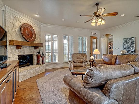 3rd image of 8224 Crooked Stick Ln