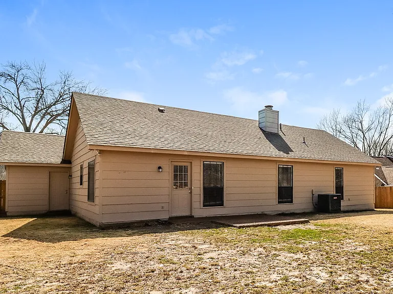 5642 Crievewood Dr — Photo 15