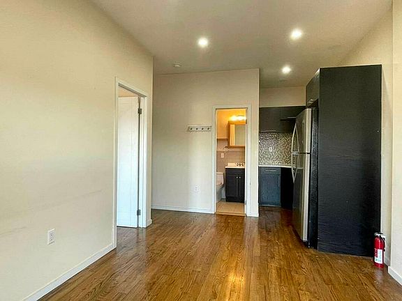 5th image of 171 Hancock St APT 10B