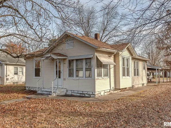 922 N 11th St, Murphysboro, IL 62966