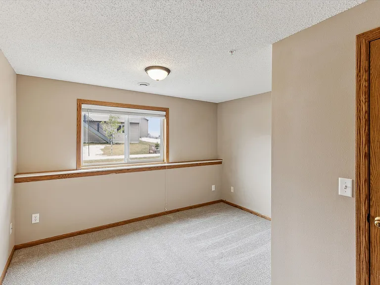7300 Kahler Cir NE — Photo 14