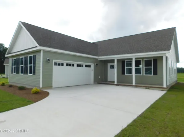 605 Bright Harvest Drive, Maysville, NC 28555