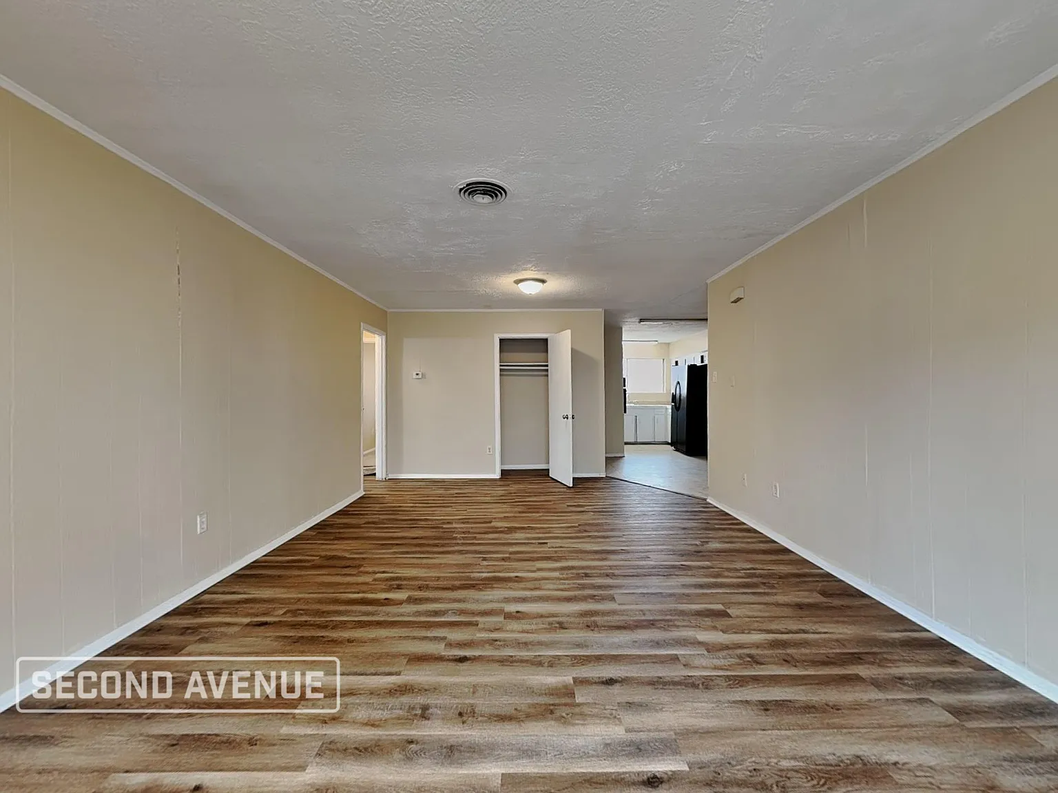 3 bed, 2.0 bath, 1700 sqft, $1,550 — Photo 2