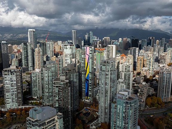 5th image of 499 Pacific St #4201