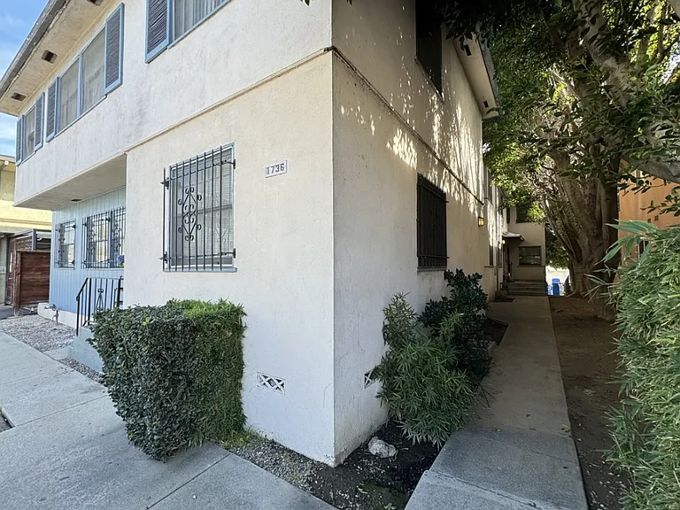 1736 S Robertson Blvd #5 — Photo 3