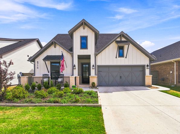 8716 Bur Oak Dr