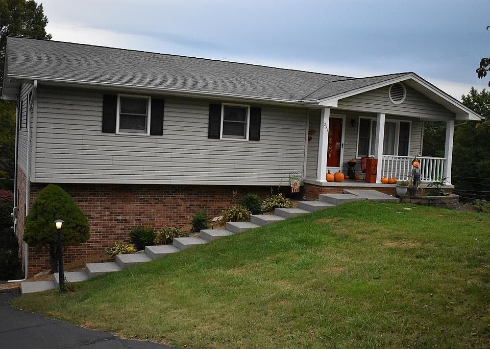 1st image of 297 Gray Dr