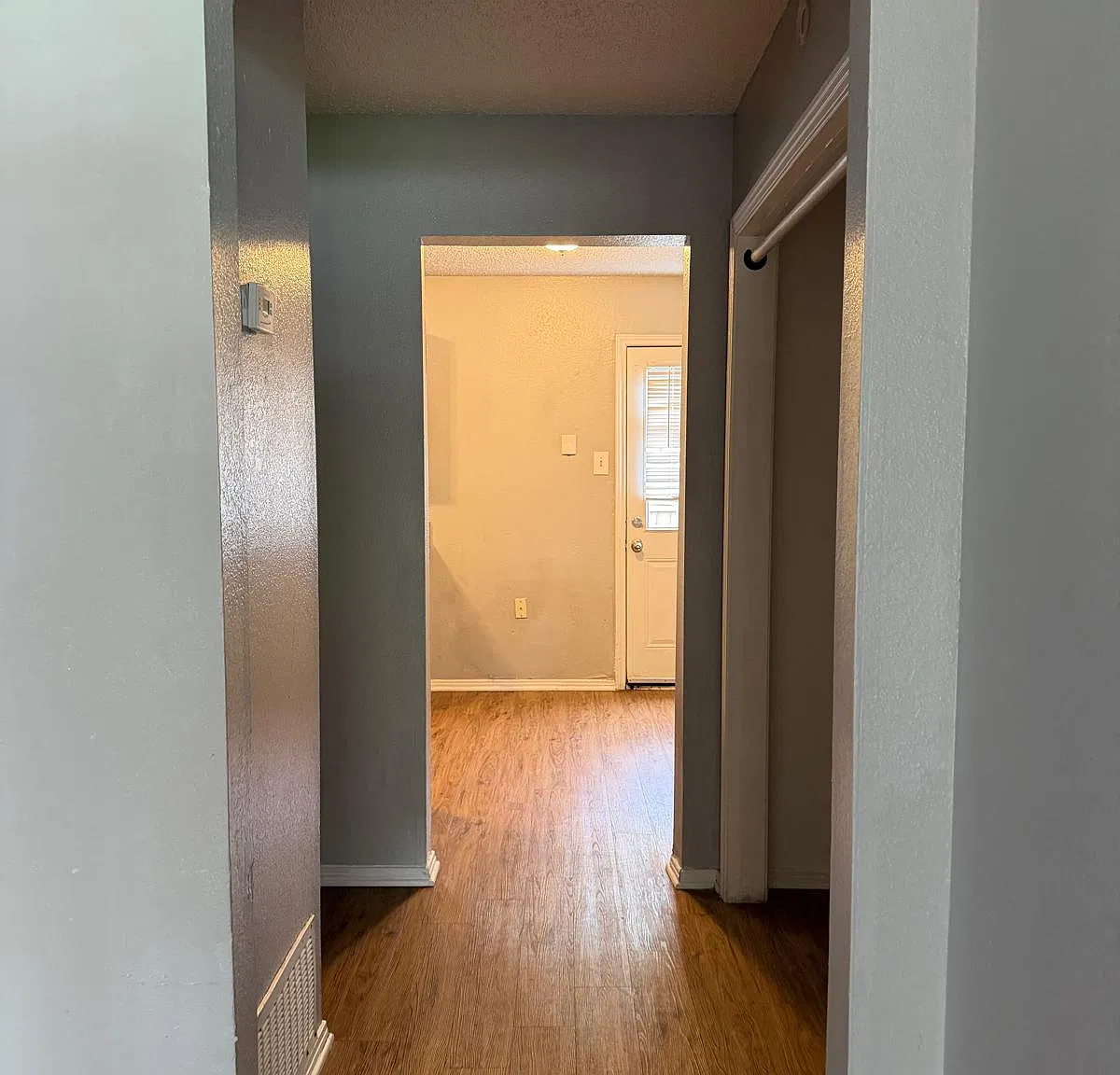 2 bed, 1088 sqft, $1,299 — Photo 3