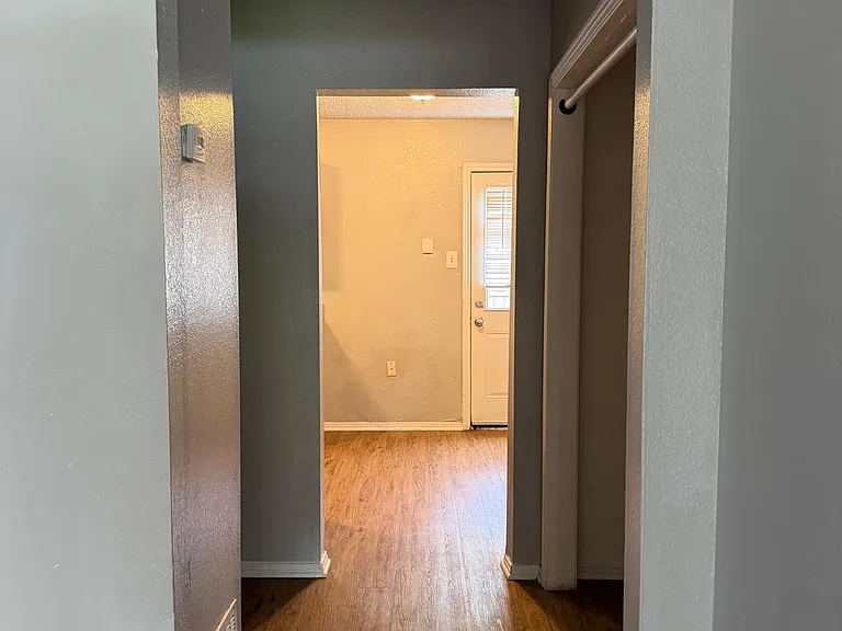 5907 Shadydell Dr #5907 — Photo 3