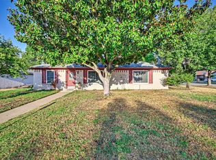 6300 Elm Springs Dr, Arlington, TX 76001