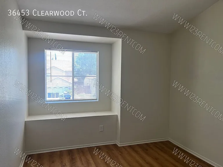 36453 Clearwood Ct — Photo 15